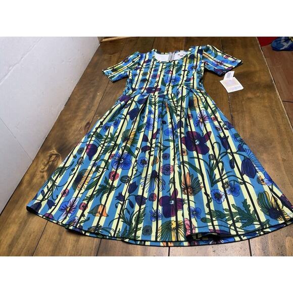 LuLaRoe Amelia Fit & Flare Short Sleeve Dress Women's Small NWT - Picture 1 of 9